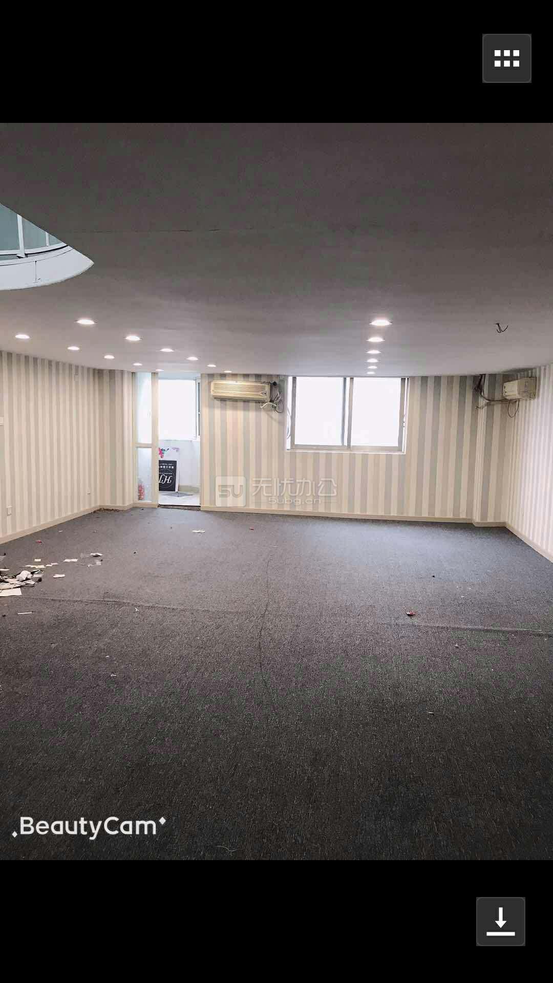  - 靈橋廣場